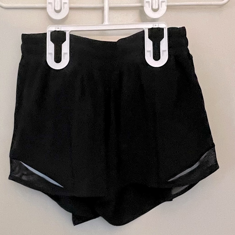 Lululemon Hottie Hot Short Size 8 Long